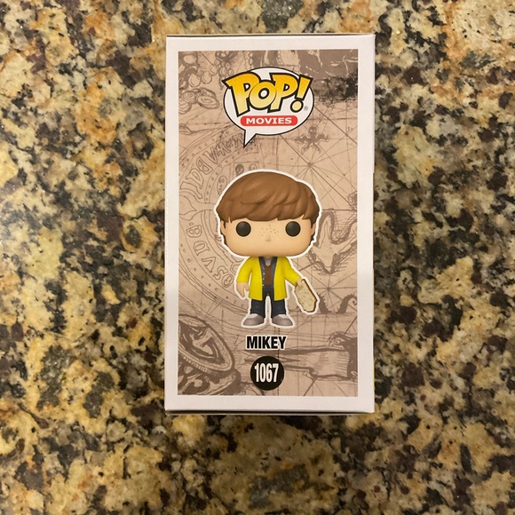 Funko POP! Movies The Goonies - Mikey #1067 - BNIB - Picture 2 of 6